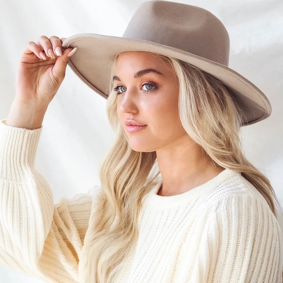 Phase 3 Accessories - NWT Wool Fedora Hat, Leather Belt and Necklace